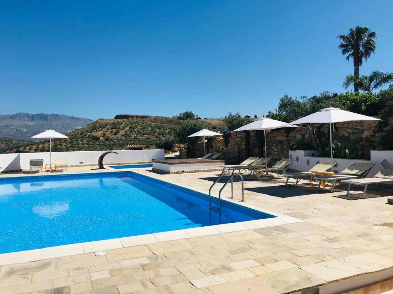 Tenuta Carabollace Шака Екстериор снимка